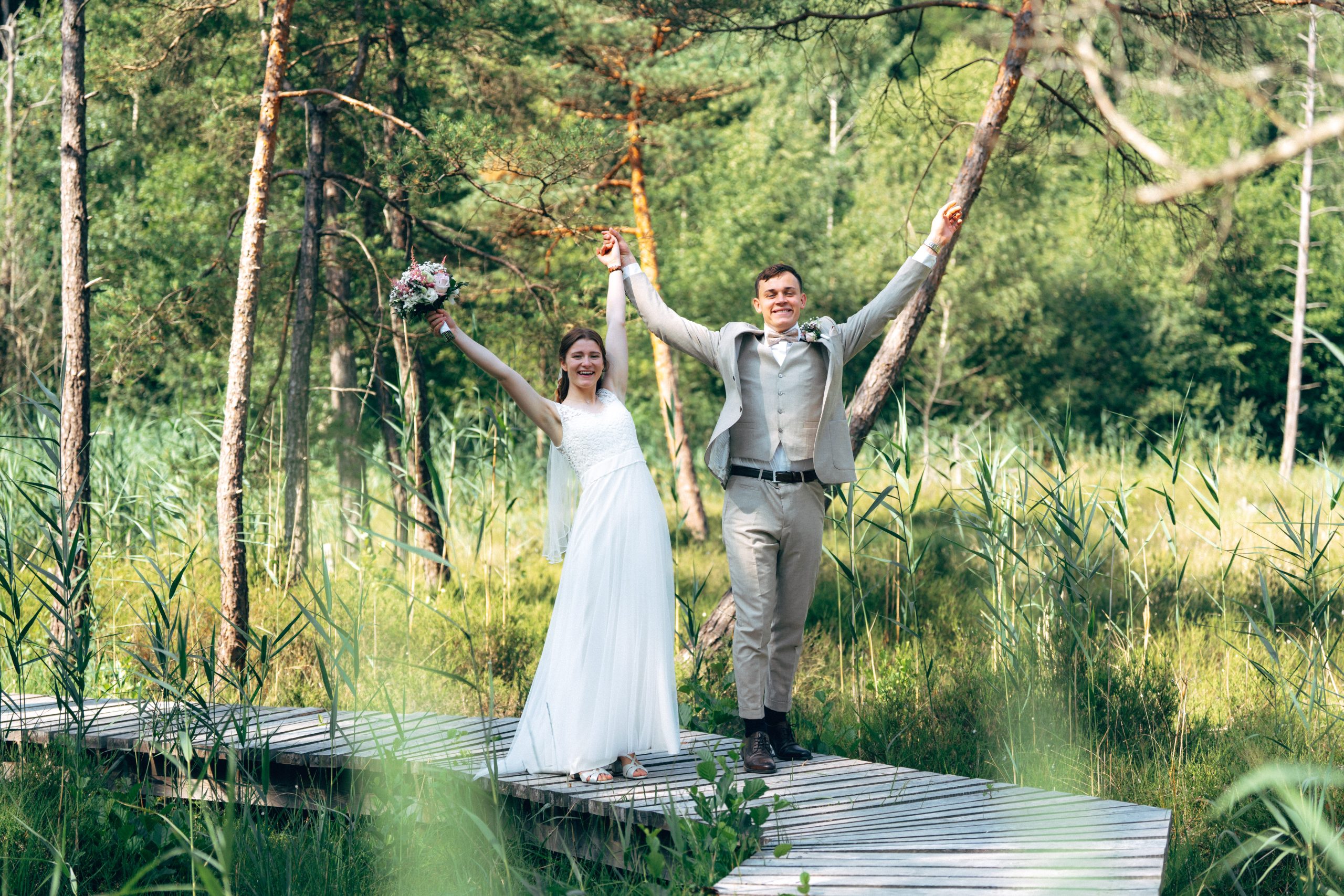 250705 Kirchliche Hochzeit – Hochzeitsreportage Kathrin und Manaël Haas Drop 01 002 RSB06736