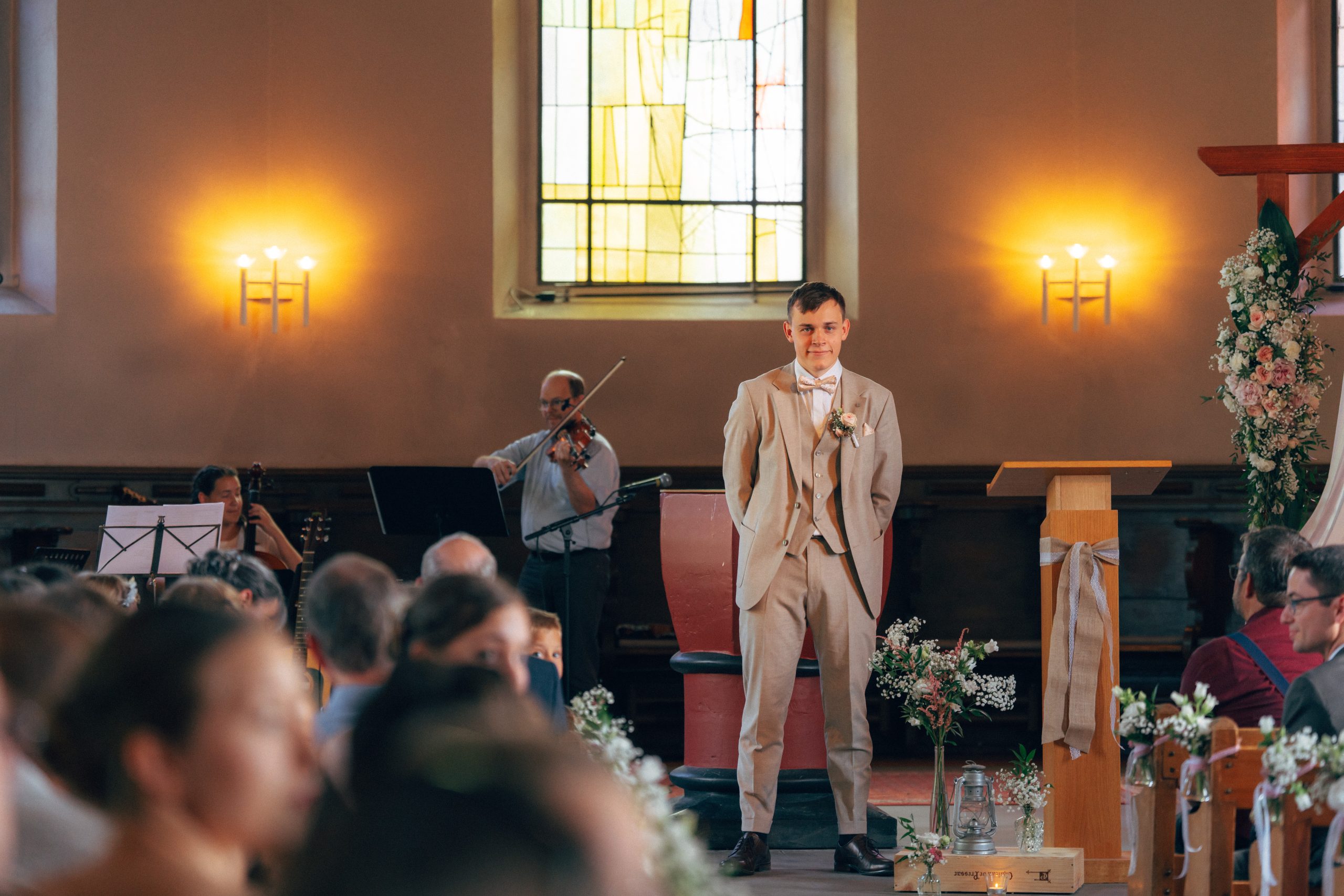 250705 Kirchliche Hochzeit – Hochzeitsreportage Kathrin und Manaël Haas Drop 01 049 RSB07323