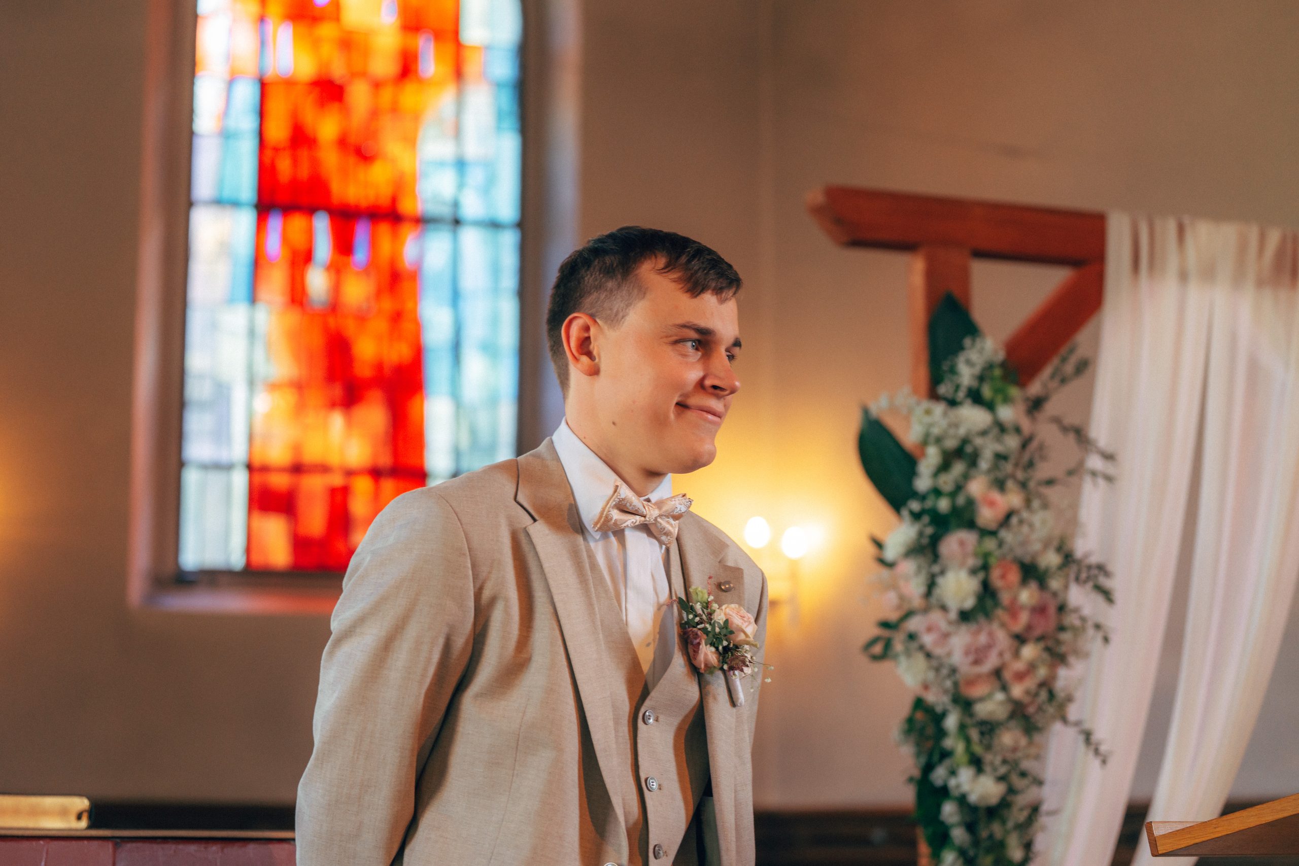 250705 Kirchliche Hochzeit – Hochzeitsreportage Kathrin und Manaël Haas Drop 01 052 RSB07335