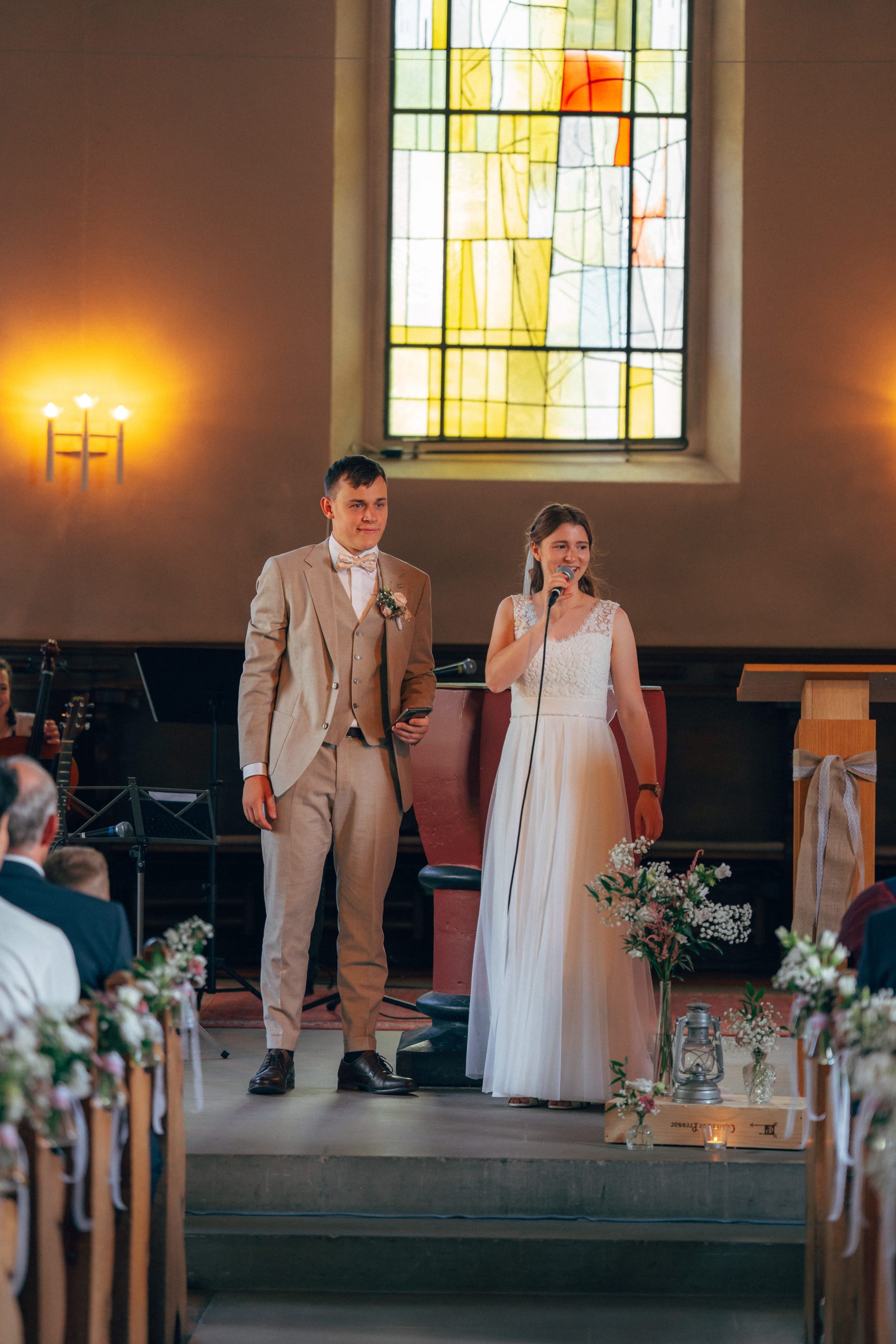 250705 Kirchliche Hochzeit – Hochzeitsreportage Kathrin und Manaël Haas Drop 01 054 RSB07350