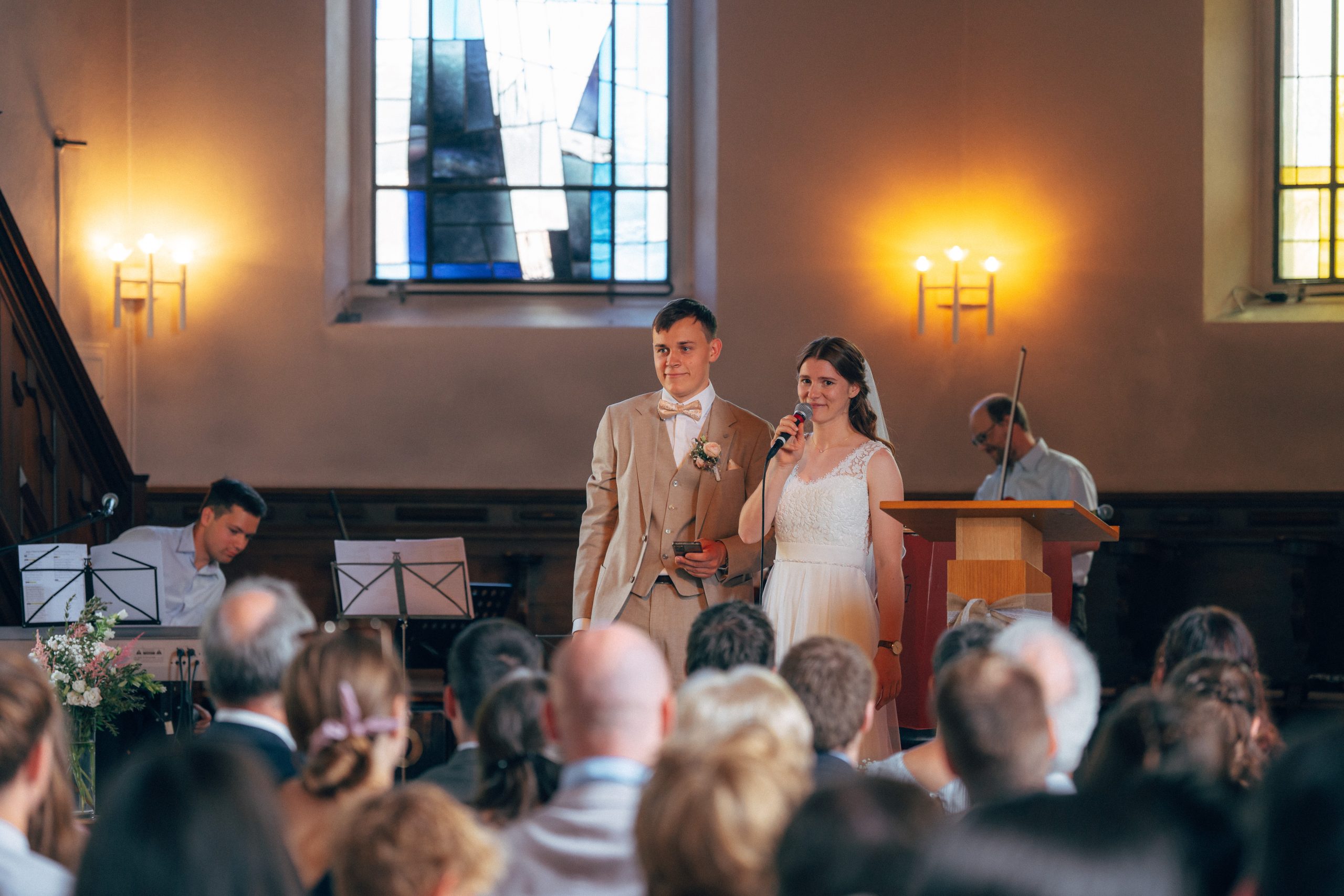 250705 Kirchliche Hochzeit – Hochzeitsreportage Kathrin und Manaël Haas Drop 01 055 RSB07353