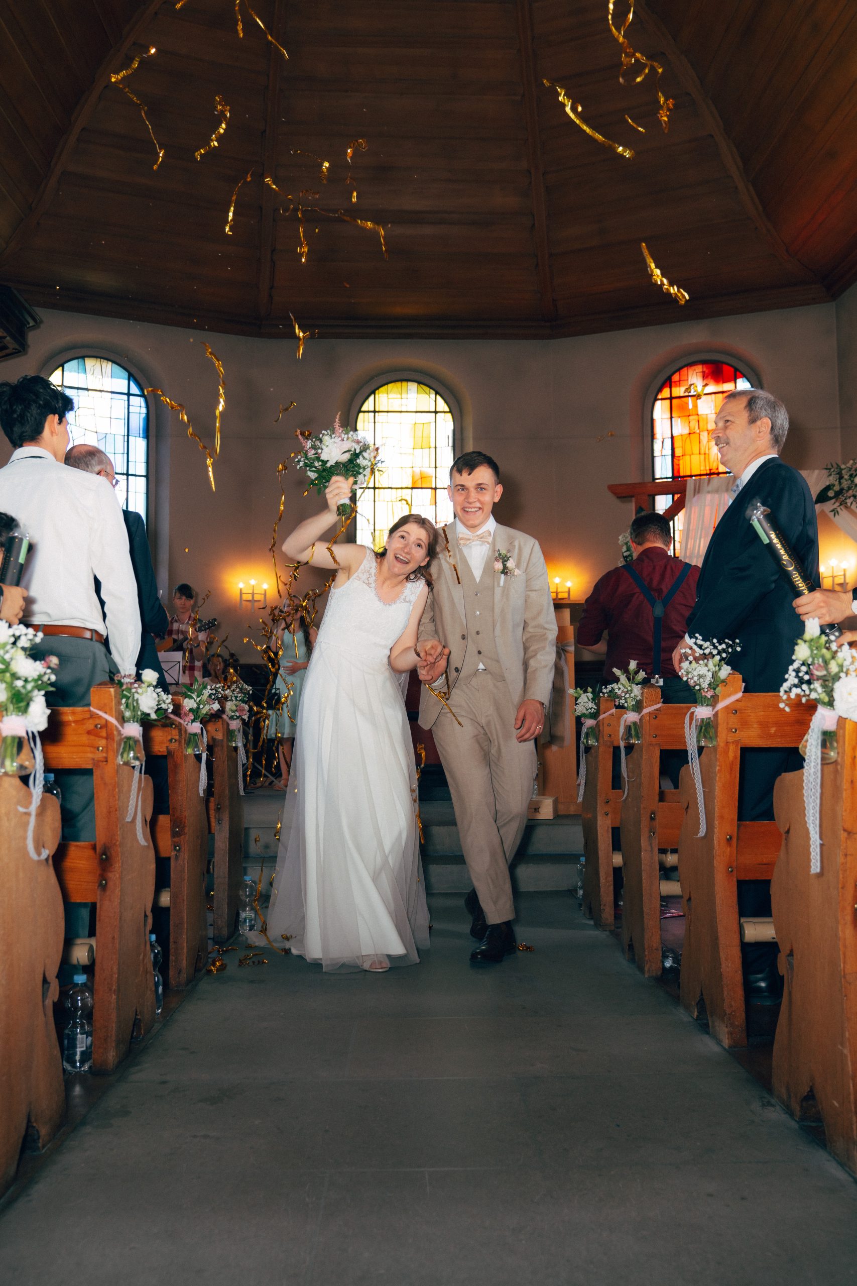 250705 Kirchliche Hochzeit – Hochzeitsreportage Kathrin und Manaël Haas Drop 01 062 RSA09565