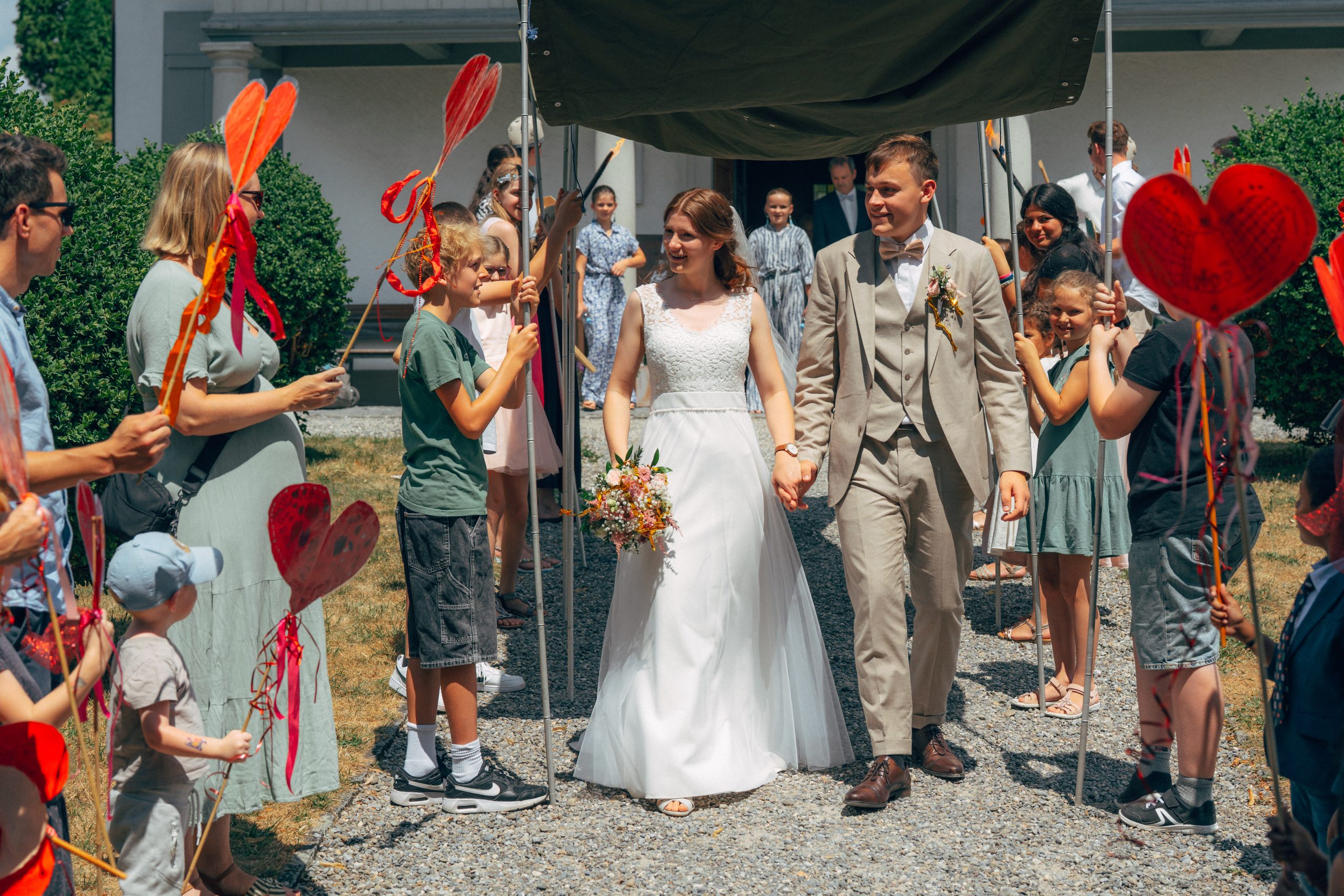 250705 Kirchliche Hochzeit – Hochzeitsreportage Kathrin und Manaël Haas Drop 01 066 RSB07763